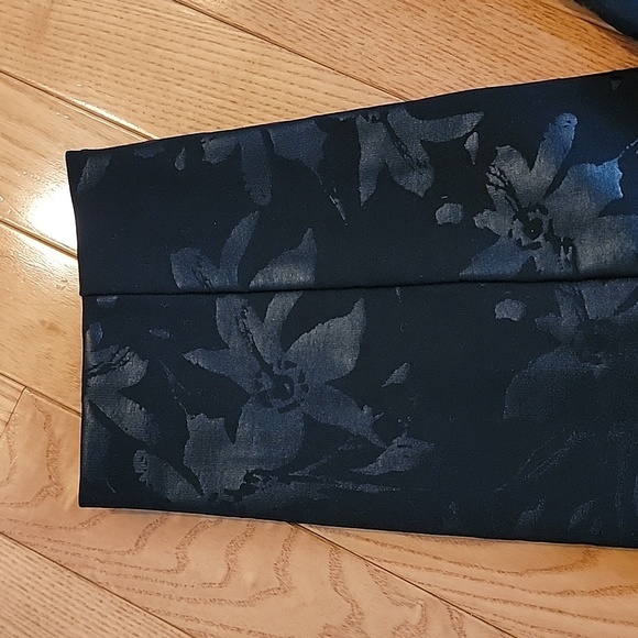 Soft Surroundings Pull-on Printed Pants - Picture 4 of 13